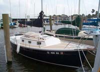 Com-Pac 23/IV at dock